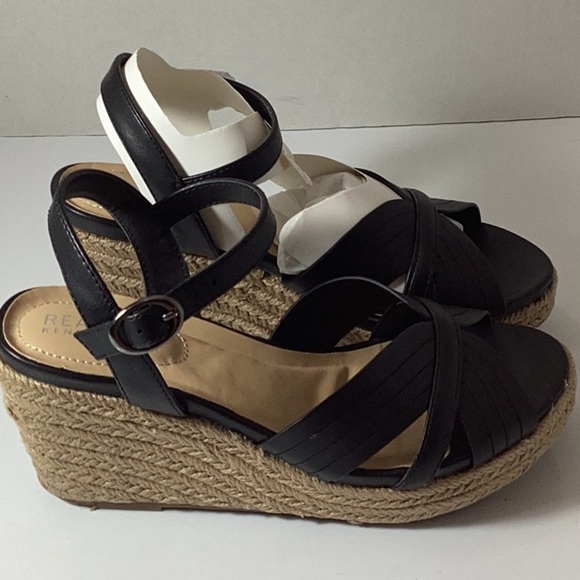 Kenneth Cole Reaction Comi Almond Toe Wedge Sandals - Picture 7 of 13